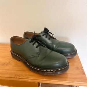 Vintage Dr. Martens men's green leather Oxford shoes 9